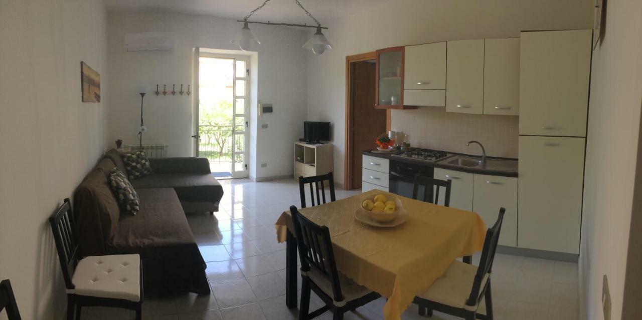 Casa Vacanze Il Gelsomino Patti Exterior photo